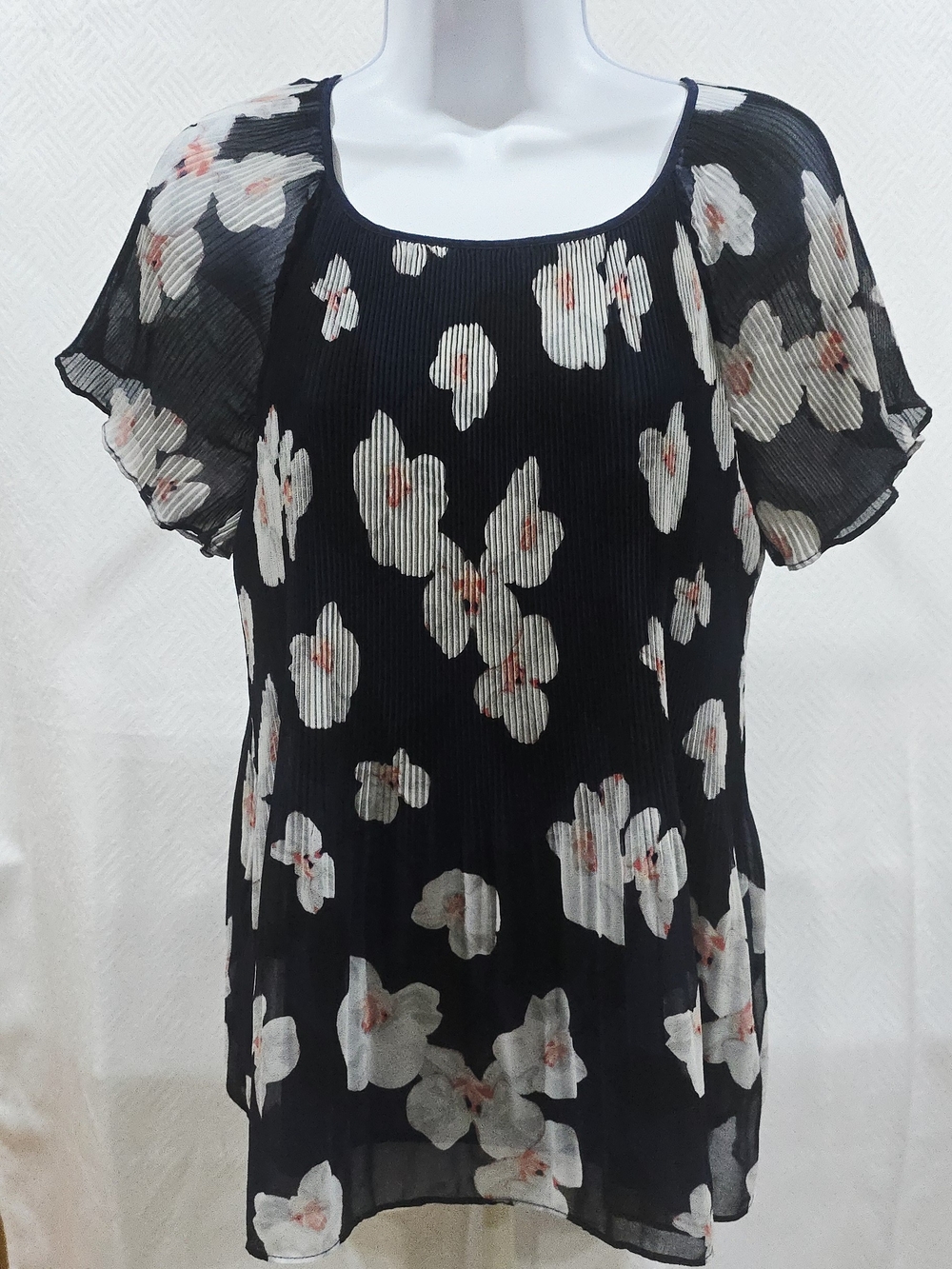 Banana Republic Black Floral Short Sleeve Tunic